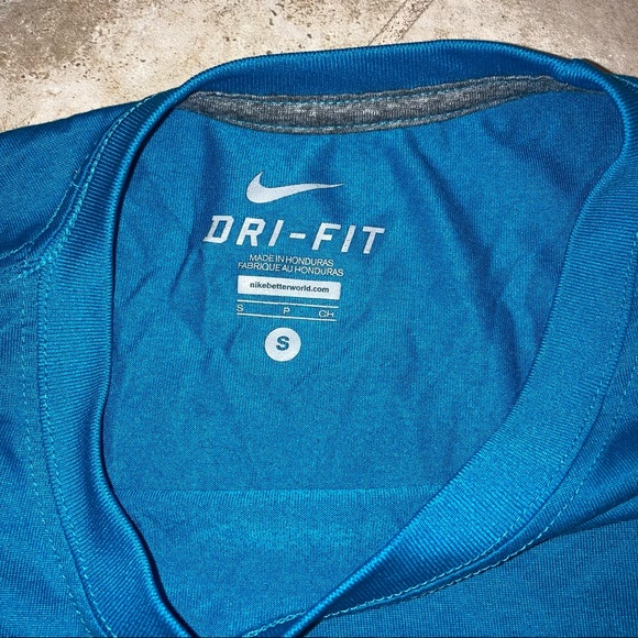 Turquoise Nike Dri Fit shirt - Picture 2 of 3